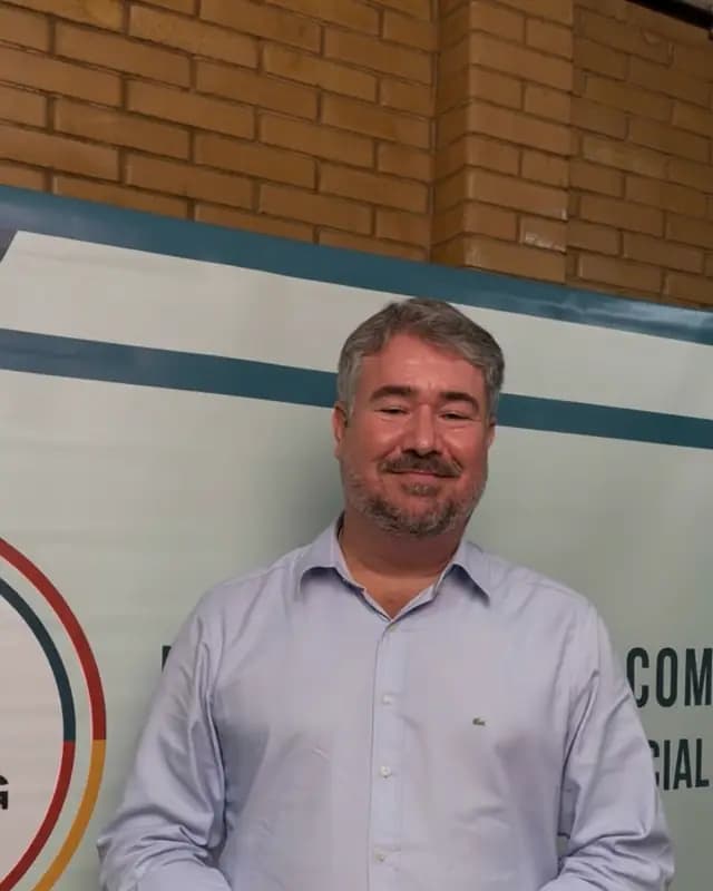 Prof. Aurélio — Inteligência Artificial e Tecnologia